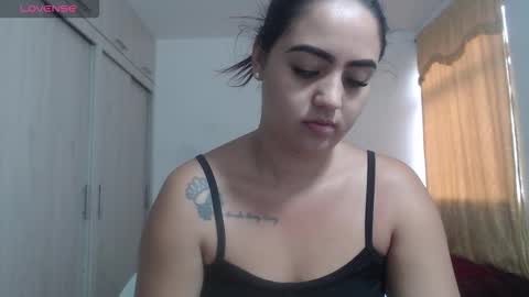Snapshot of couple_sexandlove chatting on October 8, 2025, 1:31 pm  ALEJANDRO Y EMILY  online show from October 8, 2025, 1:31 pm