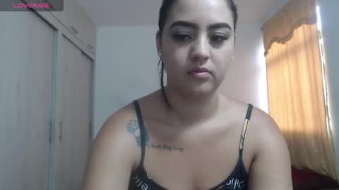 Snapshot of couple_sexandlove chatting on October 10, 2025, 1:43 pm  ALEJANDRO Y EMILY  online show from October 10, 2025, 1:43 pm