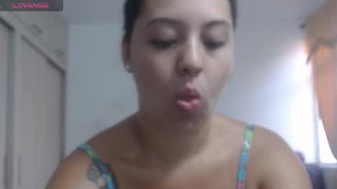  ALEJANDRO Y EMILY  online show from December 2, 2025, 12:32 pm