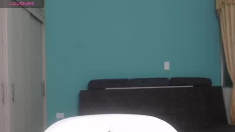  ALEJANDRO Y EMILY  online show from January 8, 2026, 1:41 am