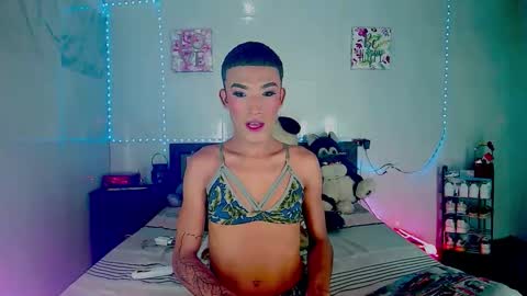 ALEXA  KIM online show from October 18, 2025, 7:03 pm