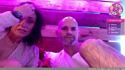 Snapshot of couple_who_freaks chatting on December 2, 2024, 5:15 am Bald Beautiful online show from December 2, 2024, 5:15 am