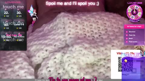 Snapshot of couple_who_freaks chatting on December 31, 2024, 8:26 am Bald Beautiful online show from December 31, 2024, 8:26 am