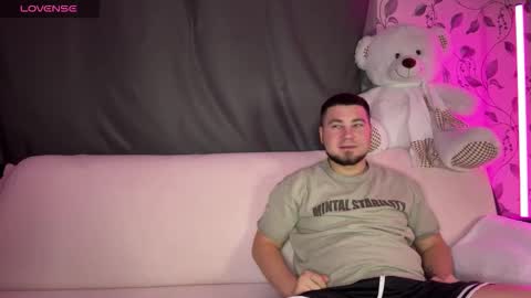 Snapshot of coupleinspire chatting on November 13, 2025, 9:14 pm Emily Ryan online show from November 13, 2025, 9:14 pm