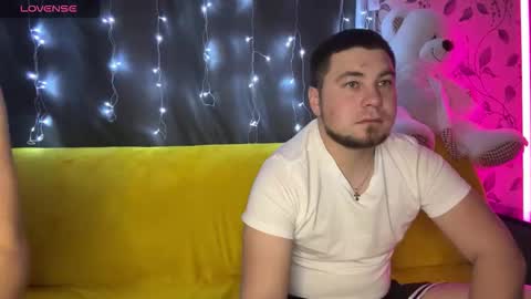 Snapshot of coupleinspire chatting on November 27, 2025, 8:55 pm Emily Ryan online show from November 27, 2025, 8:55 pm