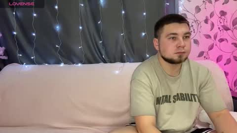 Snapshot of coupleinspire chatting on December 21, 2025, 9:00 pm Emily Ryan online show from December 21, 2025, 9:00 pm