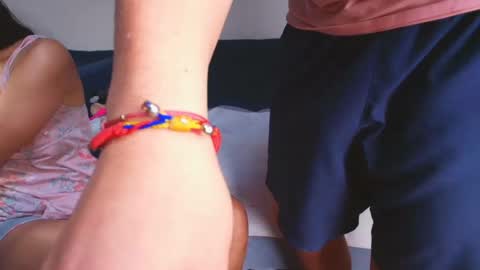 Snapshot of couplelove543 chatting on September 27, 2025, 1:05 pm Couplelove online show from September 27, 2025, 1:05 pm