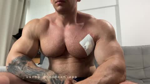 couplemuscle40 online show from November 23, 2025, 6:30 pm