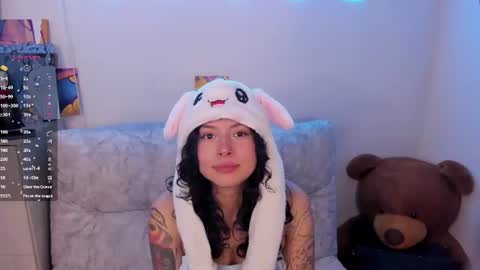 Snapshot of couplevibes_ chatting on June 19, 2026, 3:00 am Emily Andy online show from June 19, 2026, 3:00 am