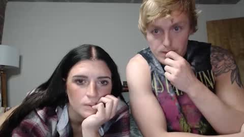 coupllecum online show from November 20, 2025, 11:15 pm