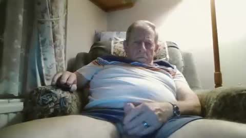 Snapshot of courieral1 chatting on September 17, 2025, 8:43 pm courieral1 online show from September 17, 2025, 8:43 pm