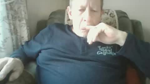 courieral1 online show from December 3, 2025, 8:45 am