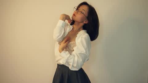 Yui online show from February 17, 2025, 1:21 pm