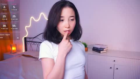 Yui online show from May 9, 2026, 7:13 am