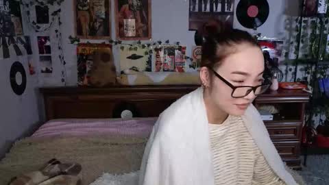 Yuna online show from November 15, 2025, 9:11 pm