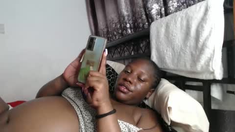 Erykah online show from November 17, 2025, 10:15 pm