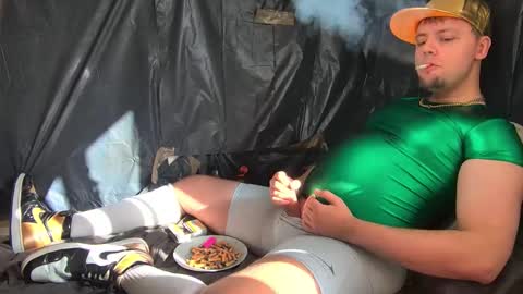 Snapshot of cravingboy chatting on October 4, 2025, 1:20 pm robin online show from October 4, 2025, 1:20 pm