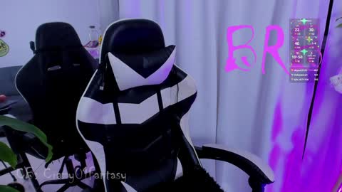 Laura  online show from January 4, 2025, 8:28 am