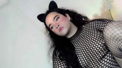 Hot Ayisha online show from February 19, 2025, 4:44 am