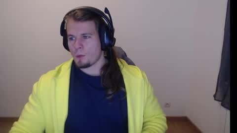 Snapshot of crazyangel8 chatting on December 19, 2024, 12:45 am crazyangel8 online show from December 19, 2024, 12:45 am