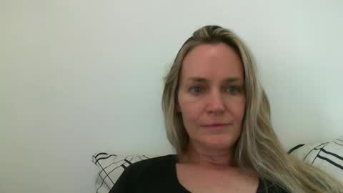 Anny online show from December 23, 2024, 6:48 pm