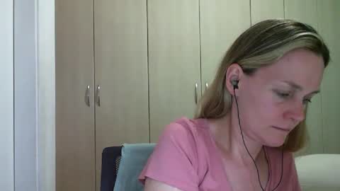 Anny online show from January 2, 2025, 8:57 pm