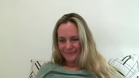 Anny online show from January 3, 2025, 8:54 pm