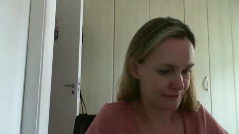 Anny online show from January 4, 2025, 1:31 pm