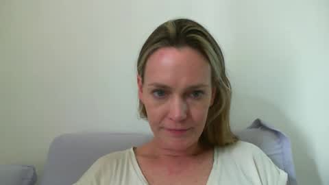 Anny online show from January 18, 2025, 2:23 pm