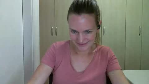 Anny online show from March 11, 2025, 9:15 pm