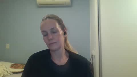 Snapshot of crazyanny chatting on September 15, 2025, 10:54 pm Anny online show from September 15, 2025, 10:54 pm