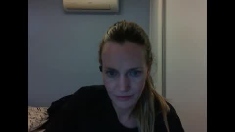 Snapshot of crazyanny chatting on September 25, 2025, 10:57 pm Anny online show from September 25, 2025, 10:57 pm