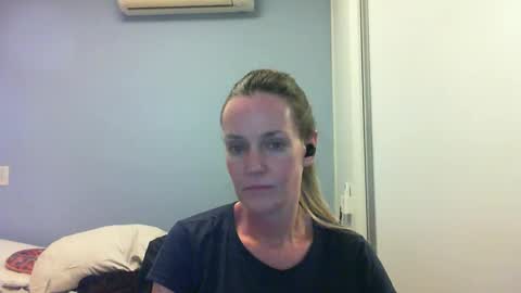 Snapshot of crazyanny chatting on October 6, 2025, 11:02 pm Anny online show from October 6, 2025, 11:02 pm