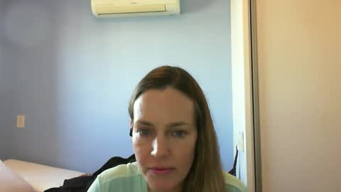 Snapshot of crazyanny chatting on October 17, 2025, 10:51 am Anny online show from October 17, 2025, 10:51 am