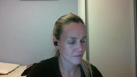 Snapshot of crazyanny chatting on October 20, 2025, 12:55 am Anny online show from October 20, 2025, 12:55 am