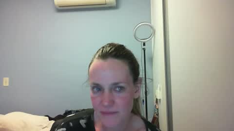 Snapshot of crazyanny chatting on October 27, 2025, 12:15 am Anny online show from October 27, 2025, 12:15 am