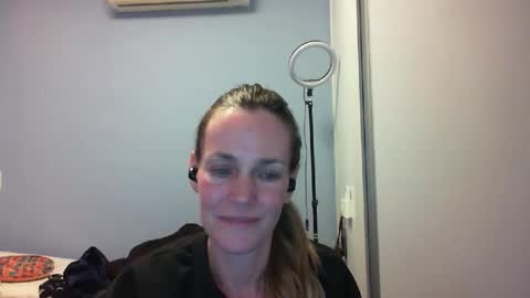 Snapshot of crazyanny chatting on October 31, 2025, 11:17 pm Anny online show from October 31, 2025, 11:17 pm