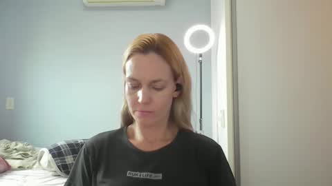 Anny online show from April 23, 2026, 10:47 am