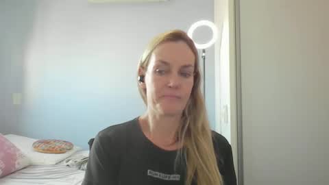 Anny online show from April 24, 2026, 12:40 pm