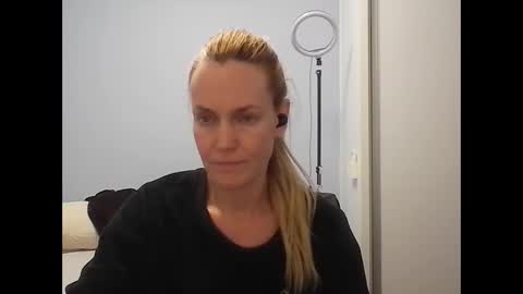 Anny online show from May 15, 2026, 11:23 pm