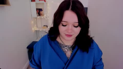 crazydaisiy online show from March 9, 2025, 2:43 pm