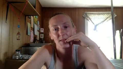crazyfroglady online show from September 24, 2025, 7:28 pm