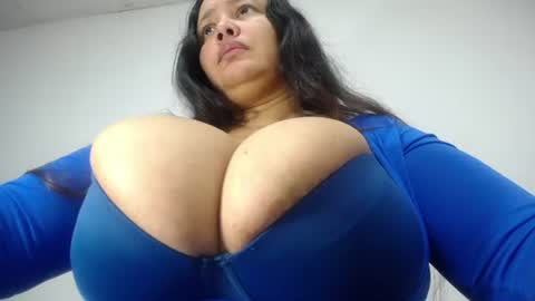 diosalinda online show from July 30, 2026, 4:11 am