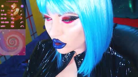 Roxy online show from December 17, 2025, 2:23 pm