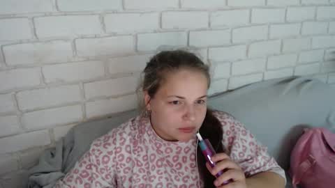 Snapshot of crazyy_girl_ chatting on October 7, 2025, 2:25 pm Crazyy Girl  online show from October 7, 2025, 2:25 pm