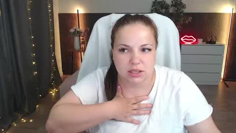 Crazyy Girl  online show from July 1, 2026, 4:03 am