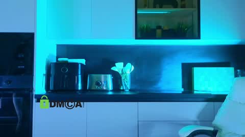 Snapshot of crazzy_cherry chatting on May 19, 2026, 12:33 pm crazzy cherry online show from May 19, 2026, 12:33 pm