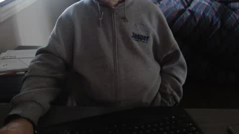 Creamormilk online show from September 19, 2025, 1:01 pm