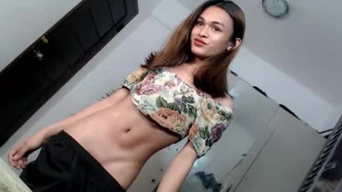 Delilah online show from December 14, 2025, 5:07 pm
