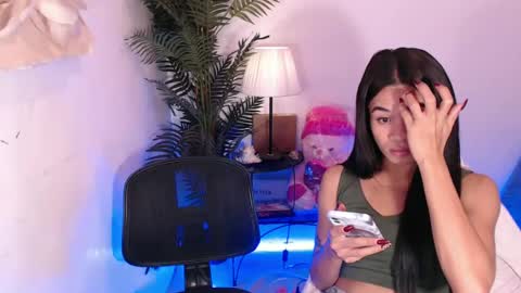 creamy_drake online show from December 9, 2024, 8:12 pm